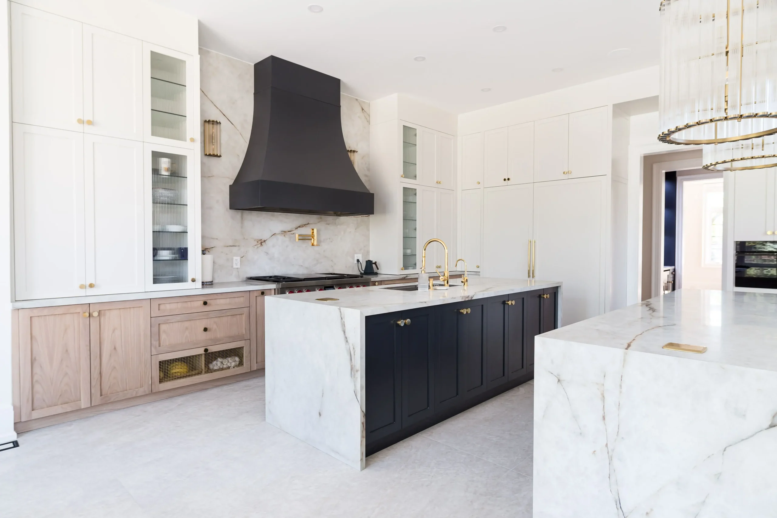 Paramount — White & Navy Marble Kitchen